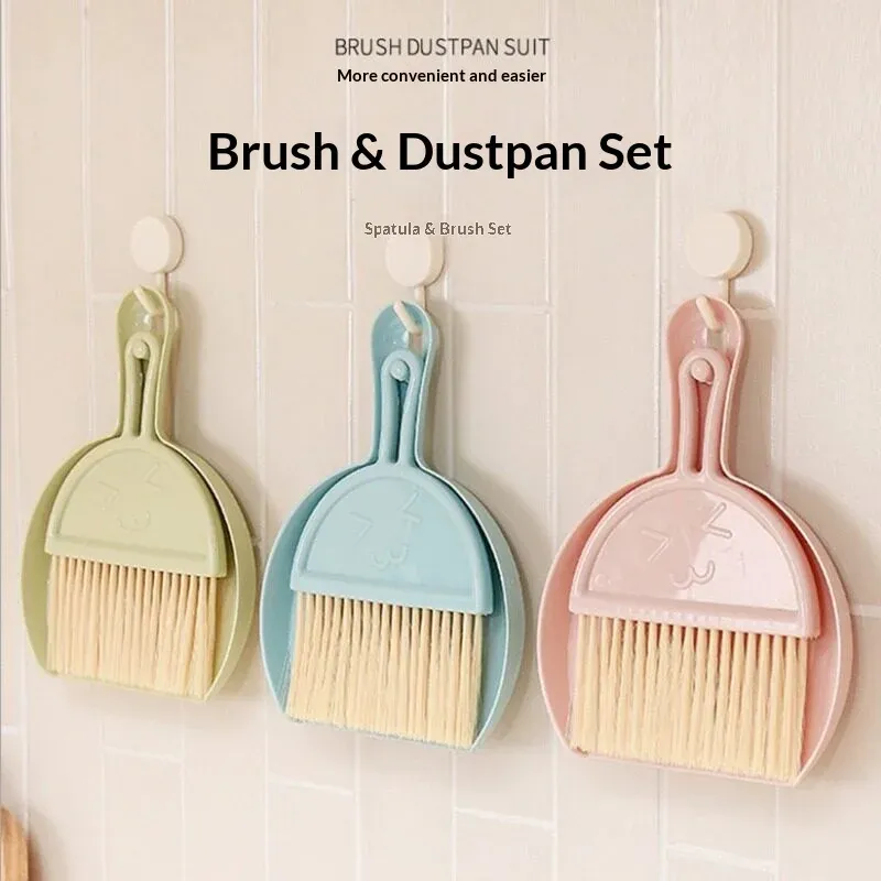 Brosse et ramassette de bureau