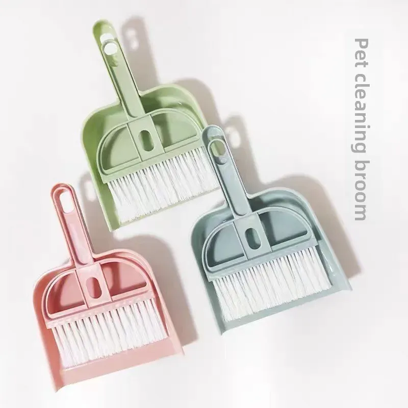 Brosse et ramassette de bureau