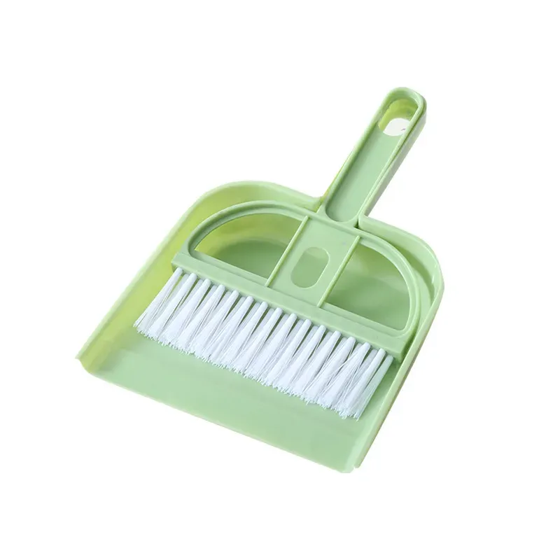 Brosse et ramassette de bureau